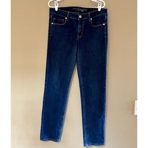 Woman’s American Eagle skinny jeans